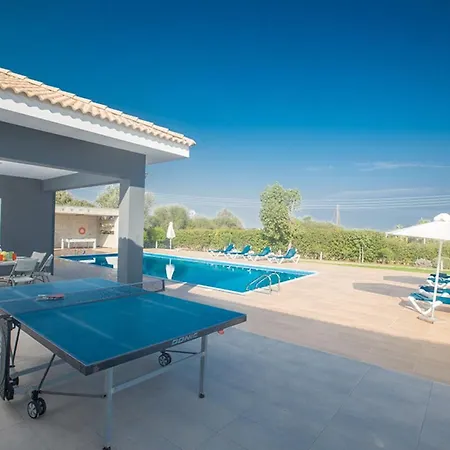 You Will Love This Luxury 4 Bedroom Holiday In With Private Pool 1702