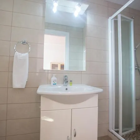You Will Love This Luxury 4 Bedroom Holiday In With Private Pool 1702 *